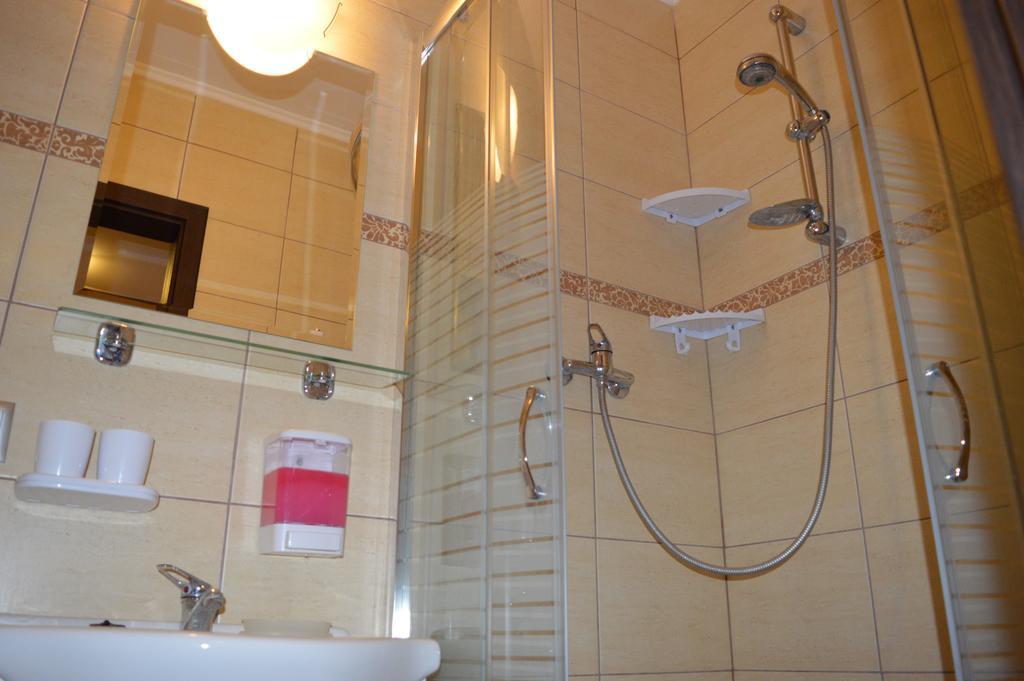 Przystan Apartment Rozalin  ภายนอก รูปภาพ